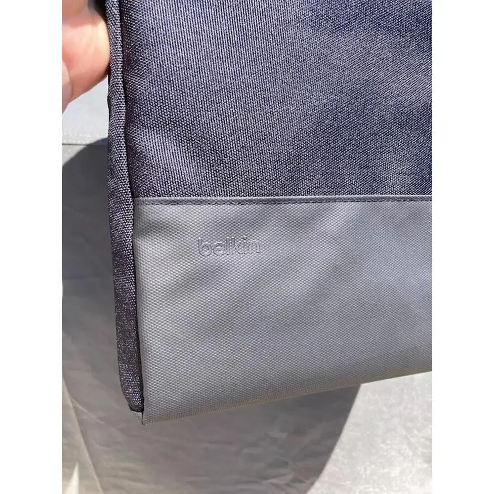 Belkin Lightweight Black TwoTone Padded 14" - 15" Laptop Sleeve Case - New - Picture 7 of 7